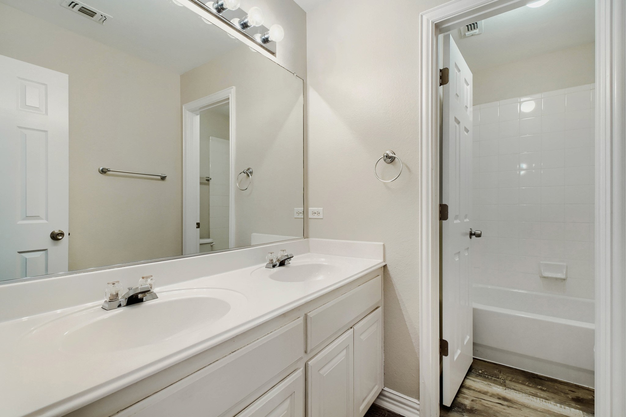 2306 Everton Drive Arlington TX 76001