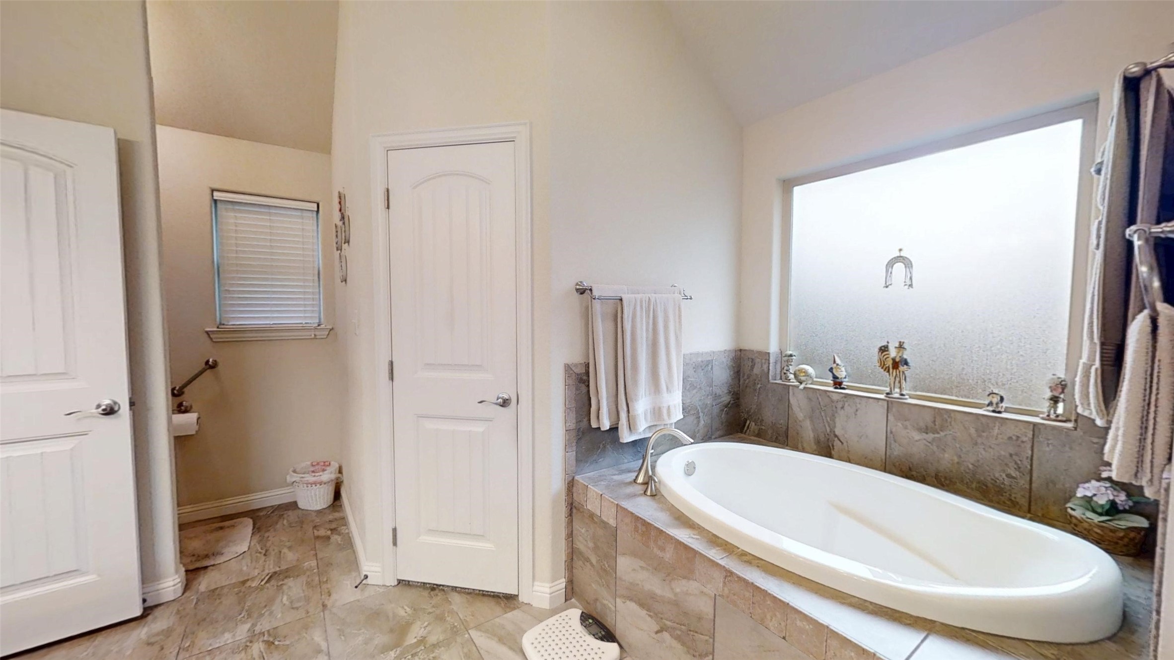 109 Donna Circle Granbury TX 76049
