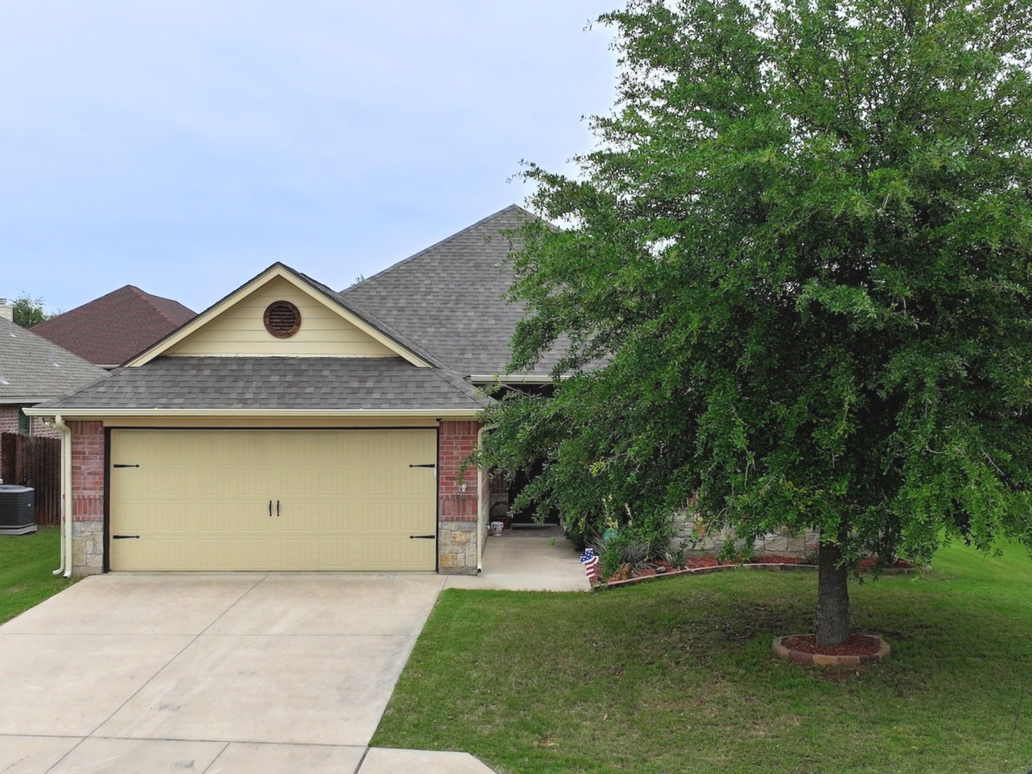 109 Donna Circle Granbury TX 76049