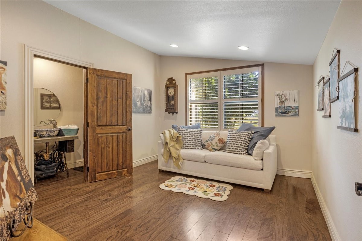 395 County Road 2482 Mineola TX 75773
