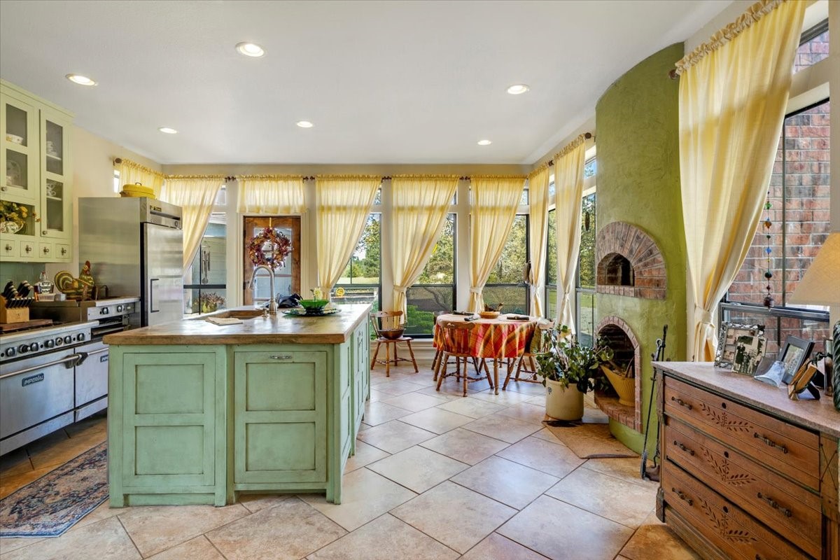 395 County Road 2482 Mineola TX 75773