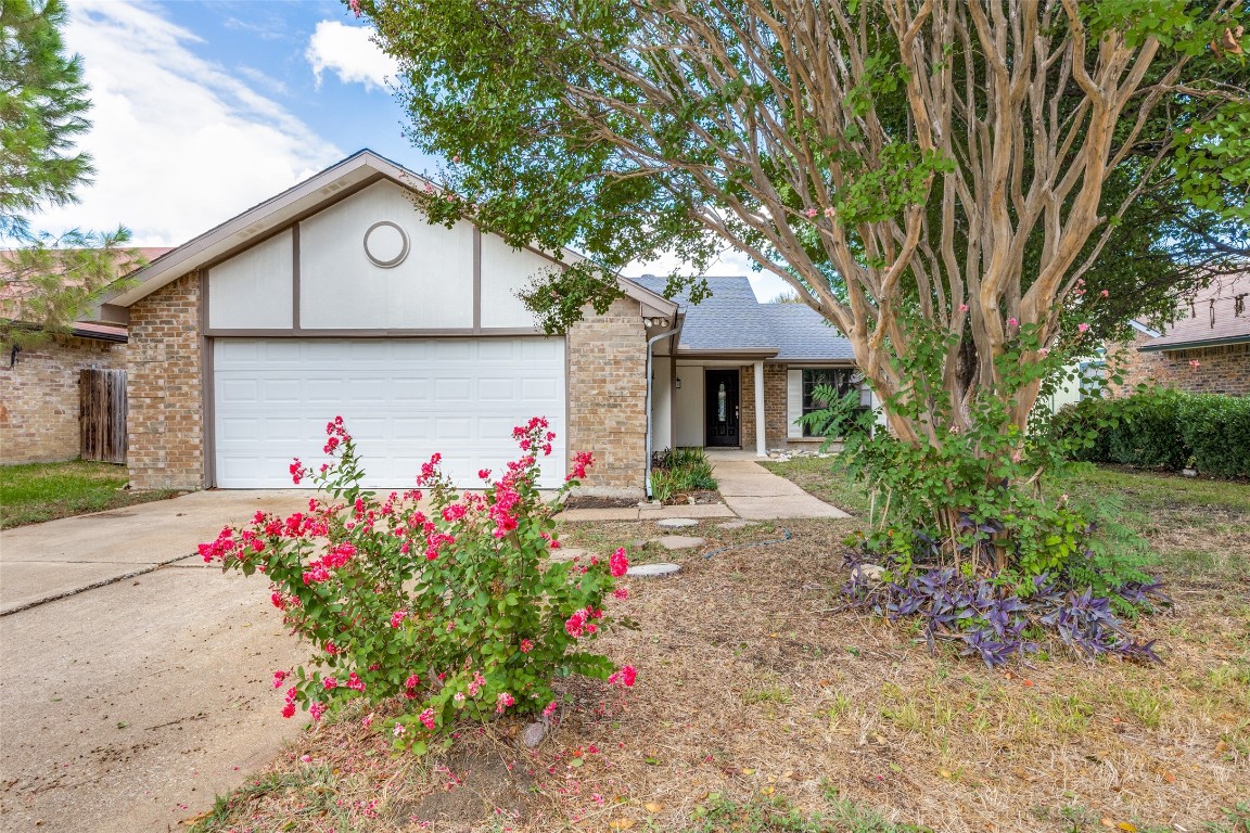 2305 Sharpshire Lane Arlington TX 76014