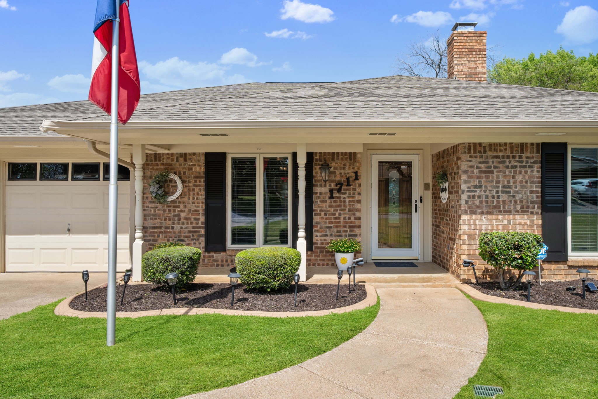 1711 Queensborough Drive Arlington TX 76015