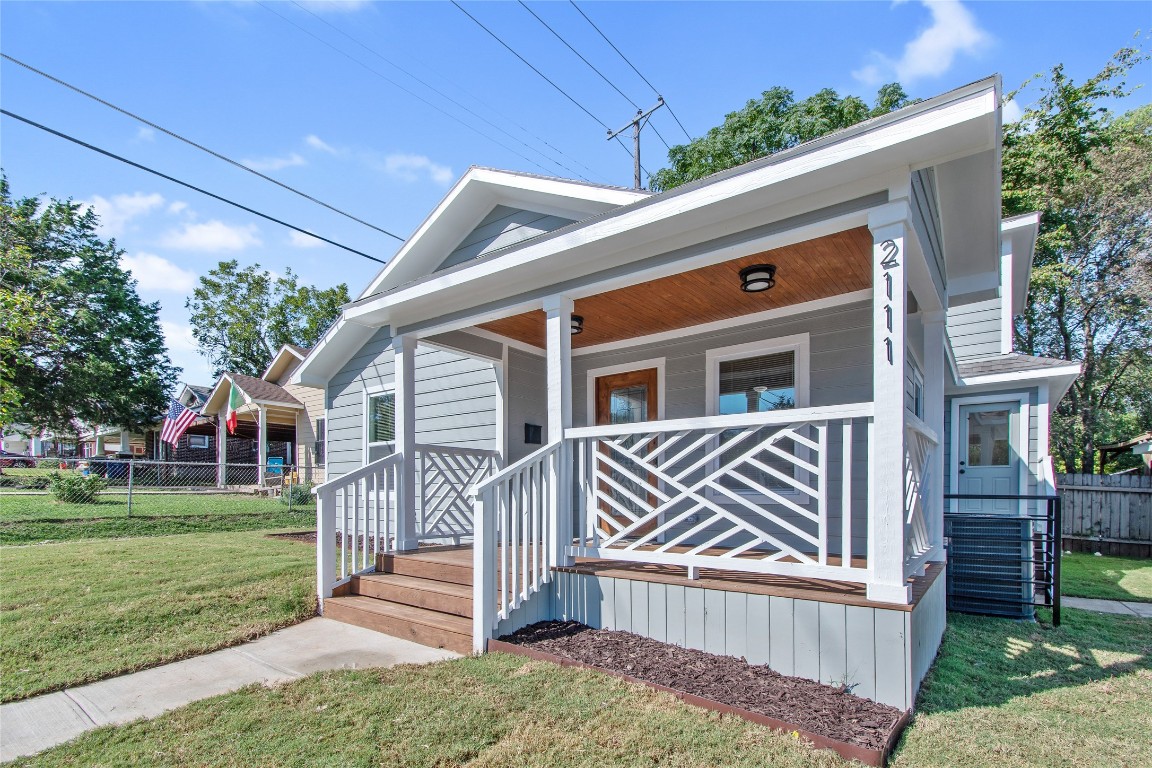 2111 Idaho Avenue Dallas TX 75216