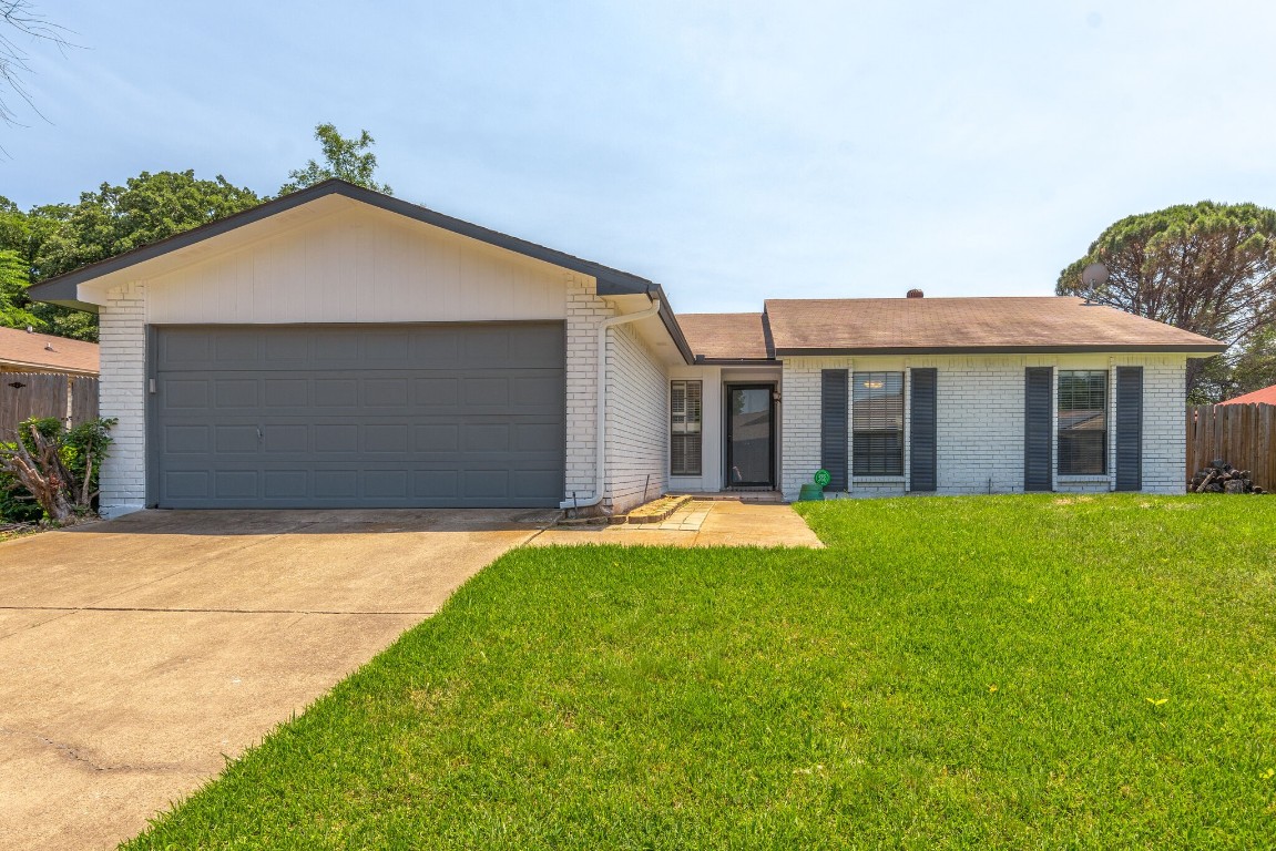 3704 Pinewood Street Bedford TX 76021
