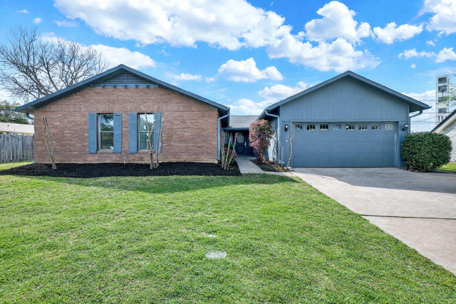 2033 Durham Street Irving TX 75062