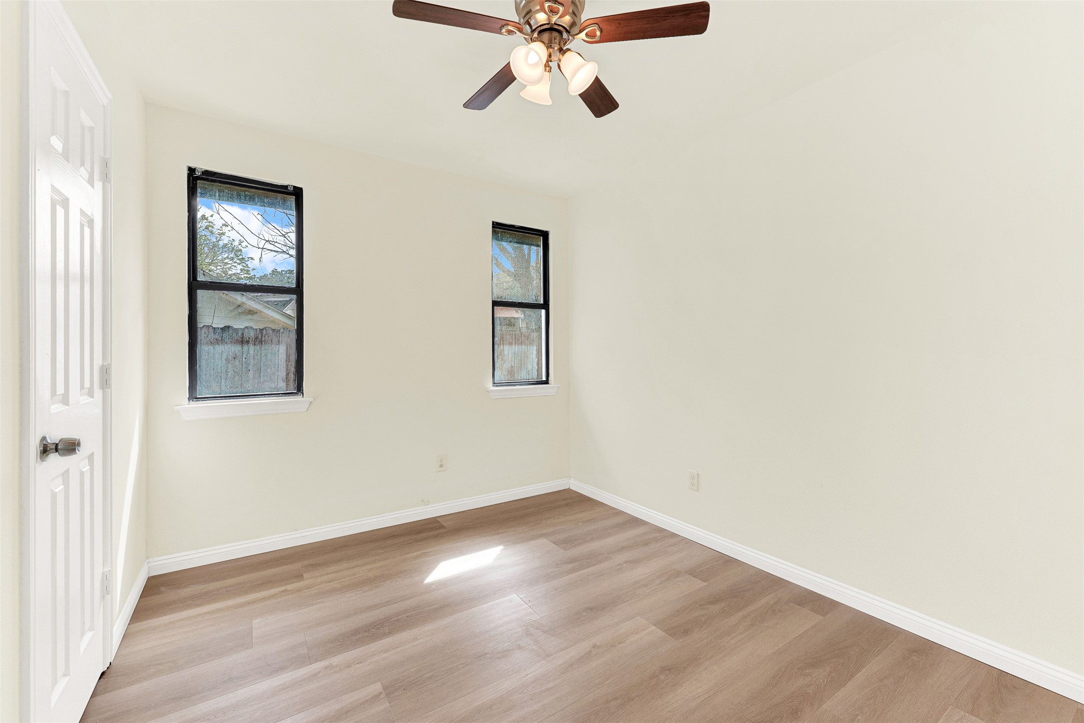 2033 Durham Street Irving TX 75062