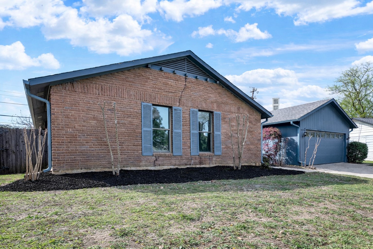 2033 Durham Street Irving TX 75062
