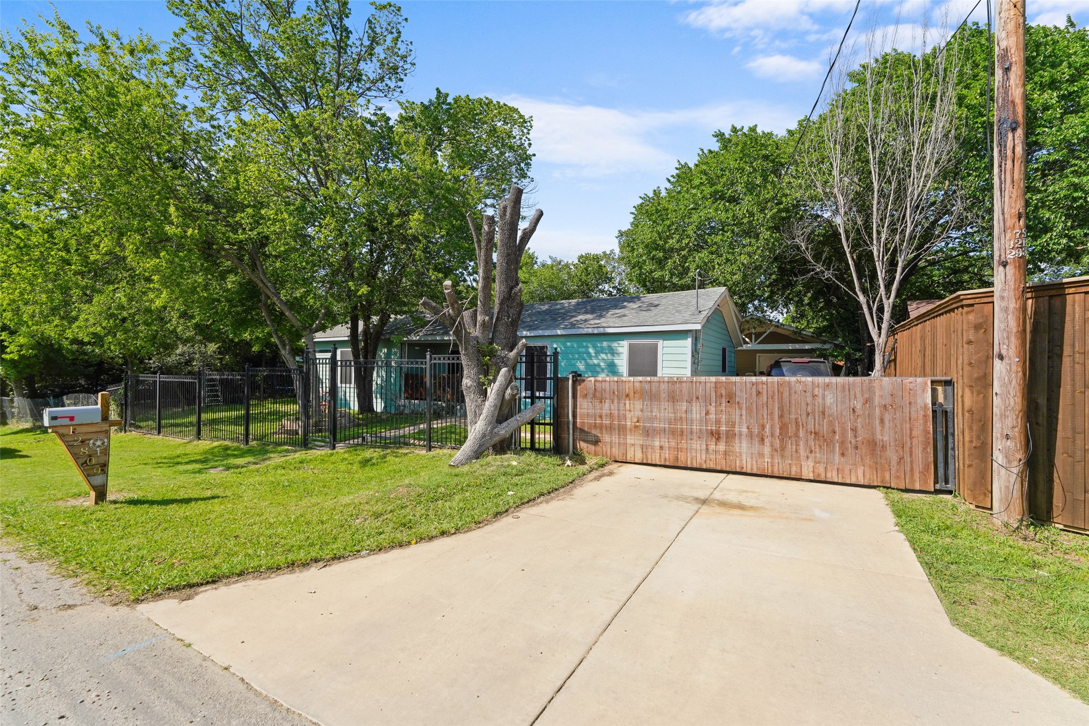 12809 Sultana Street Dallas TX 75253