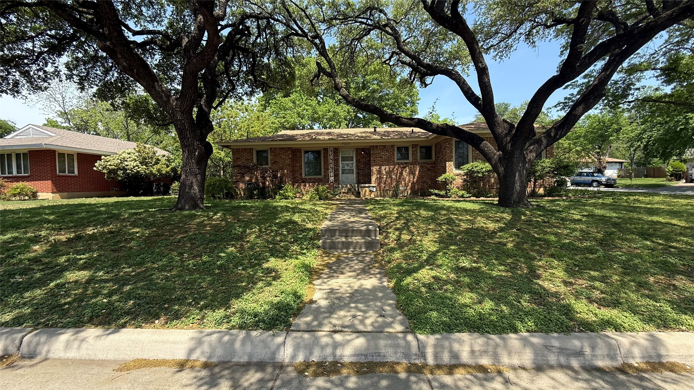 1629 Scenery Hill Road Fort Worth TX 76103