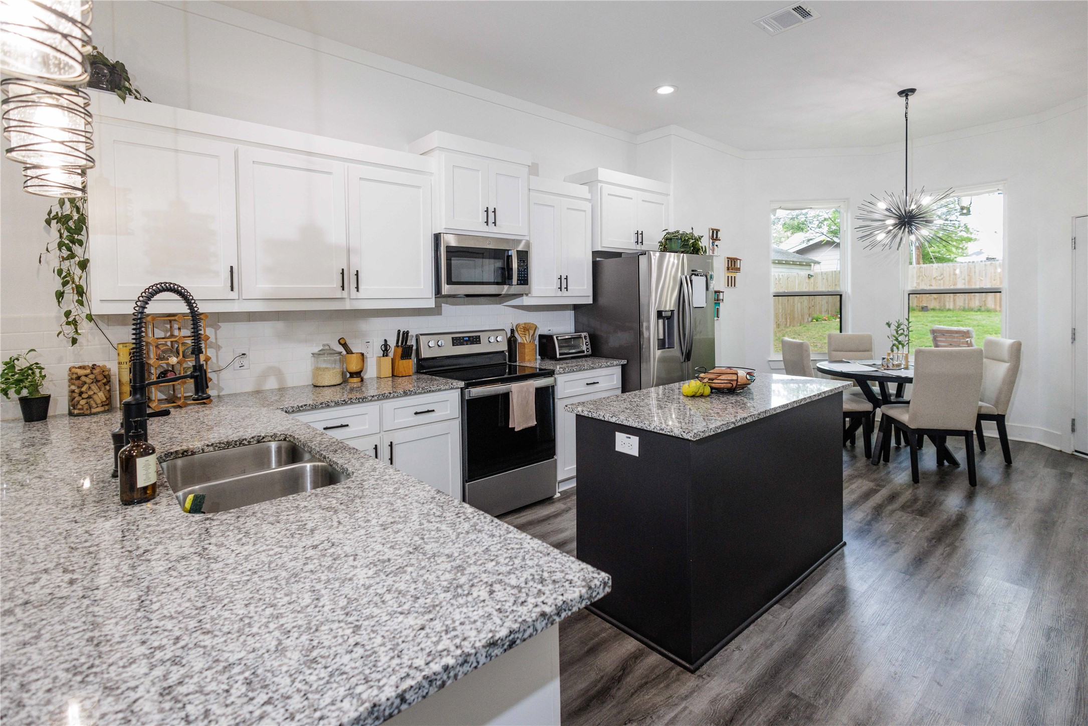 3231 Fairview Avenue Dallas TX 75223