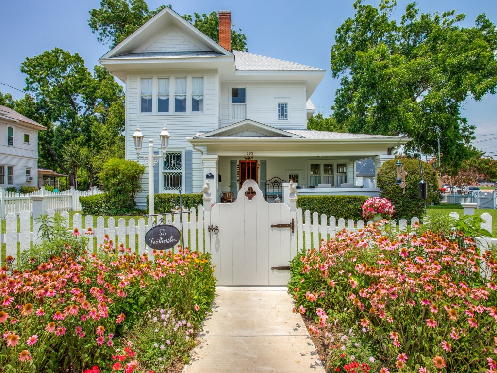 302 Featherston Street Cleburne TX 76033