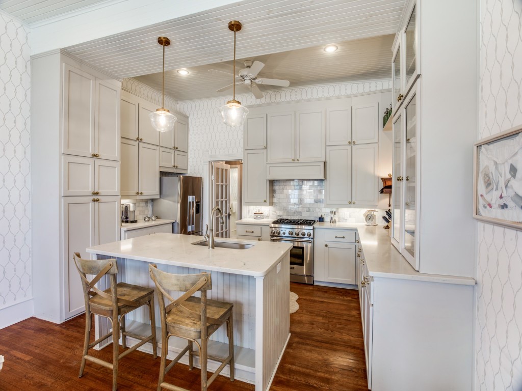 302 Featherston Street Cleburne TX 76033