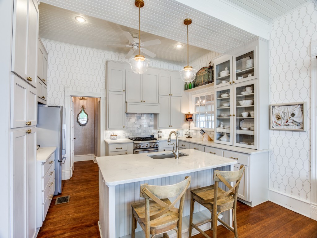 302 Featherston Street Cleburne TX 76033