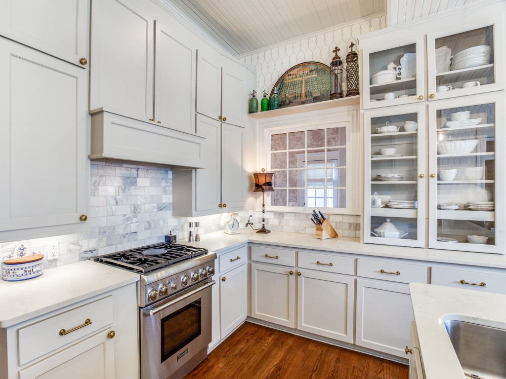 302 Featherston Street Cleburne TX 76033