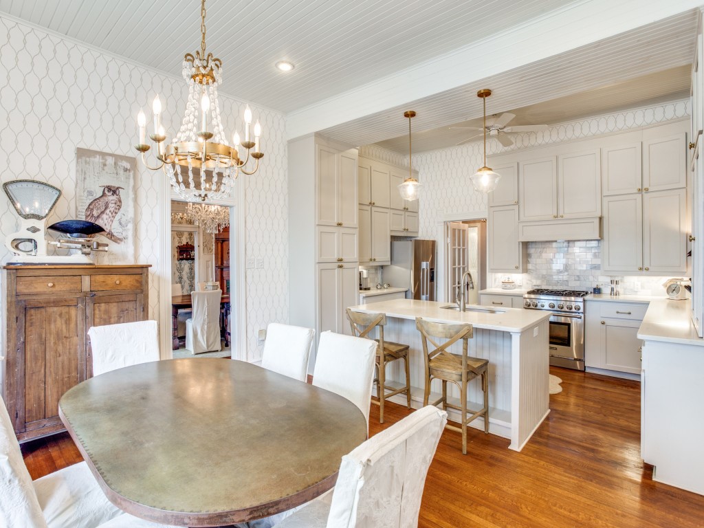 302 Featherston Street Cleburne TX 76033