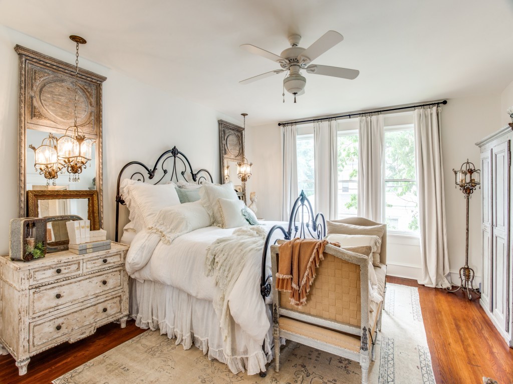 302 Featherston Street Cleburne TX 76033
