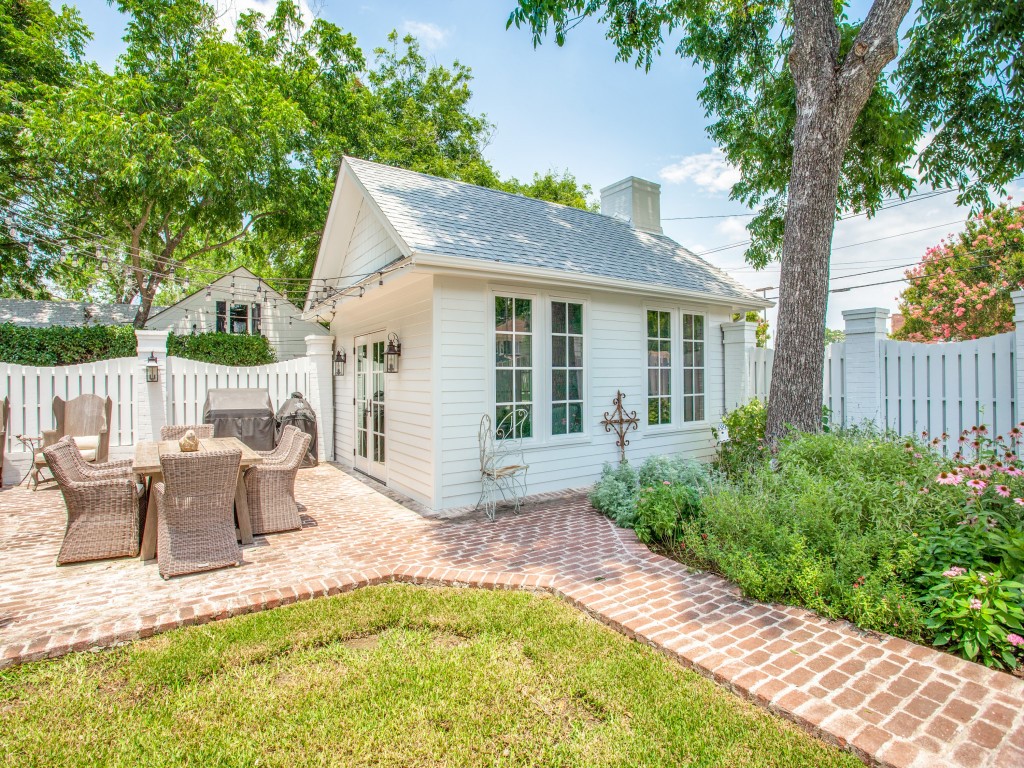 302 Featherston Street Cleburne TX 76033
