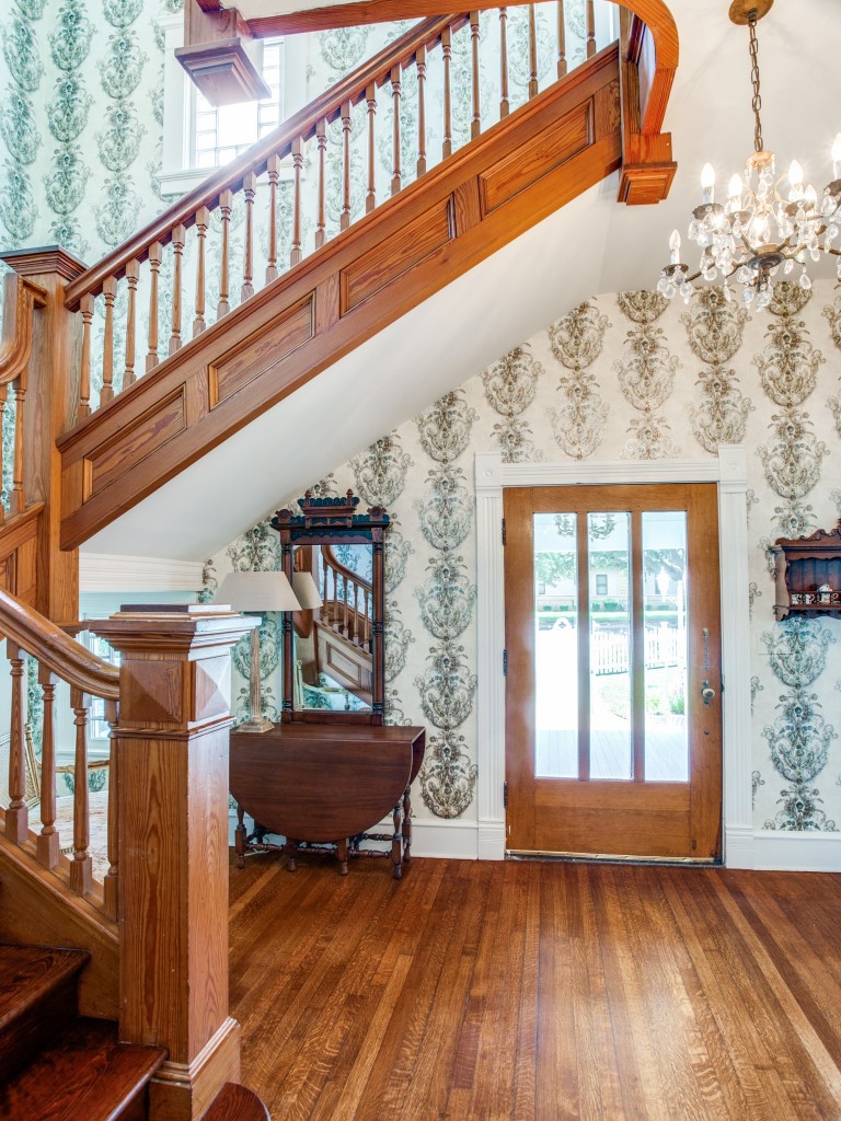 302 Featherston Street Cleburne TX 76033
