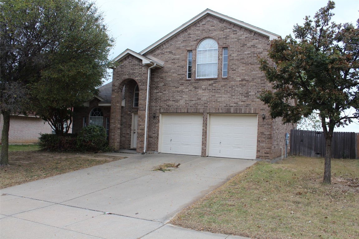 201 Canterbury Drive Saginaw TX 76179