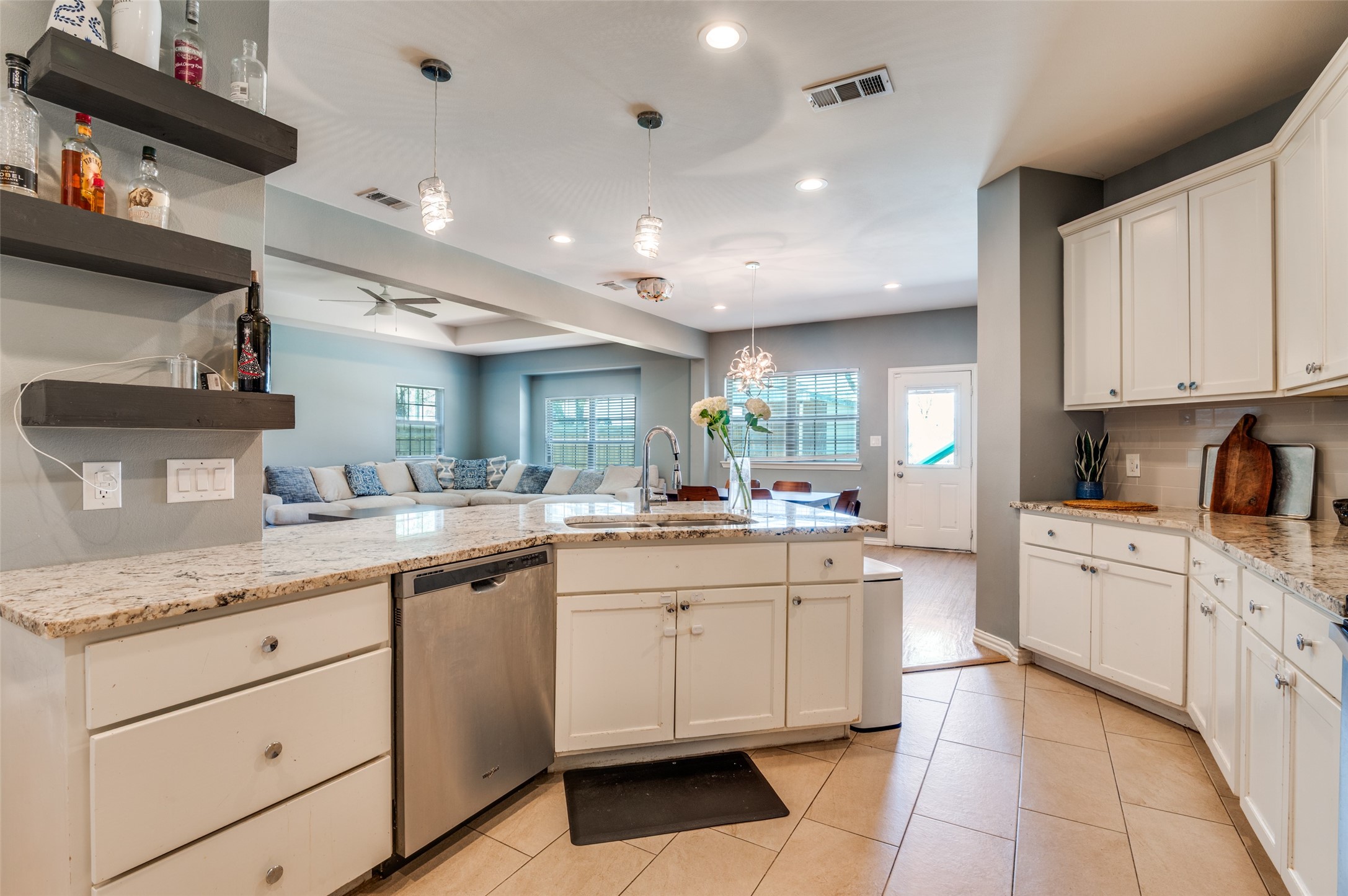 2723 Pike Drive Lancaster TX 75134