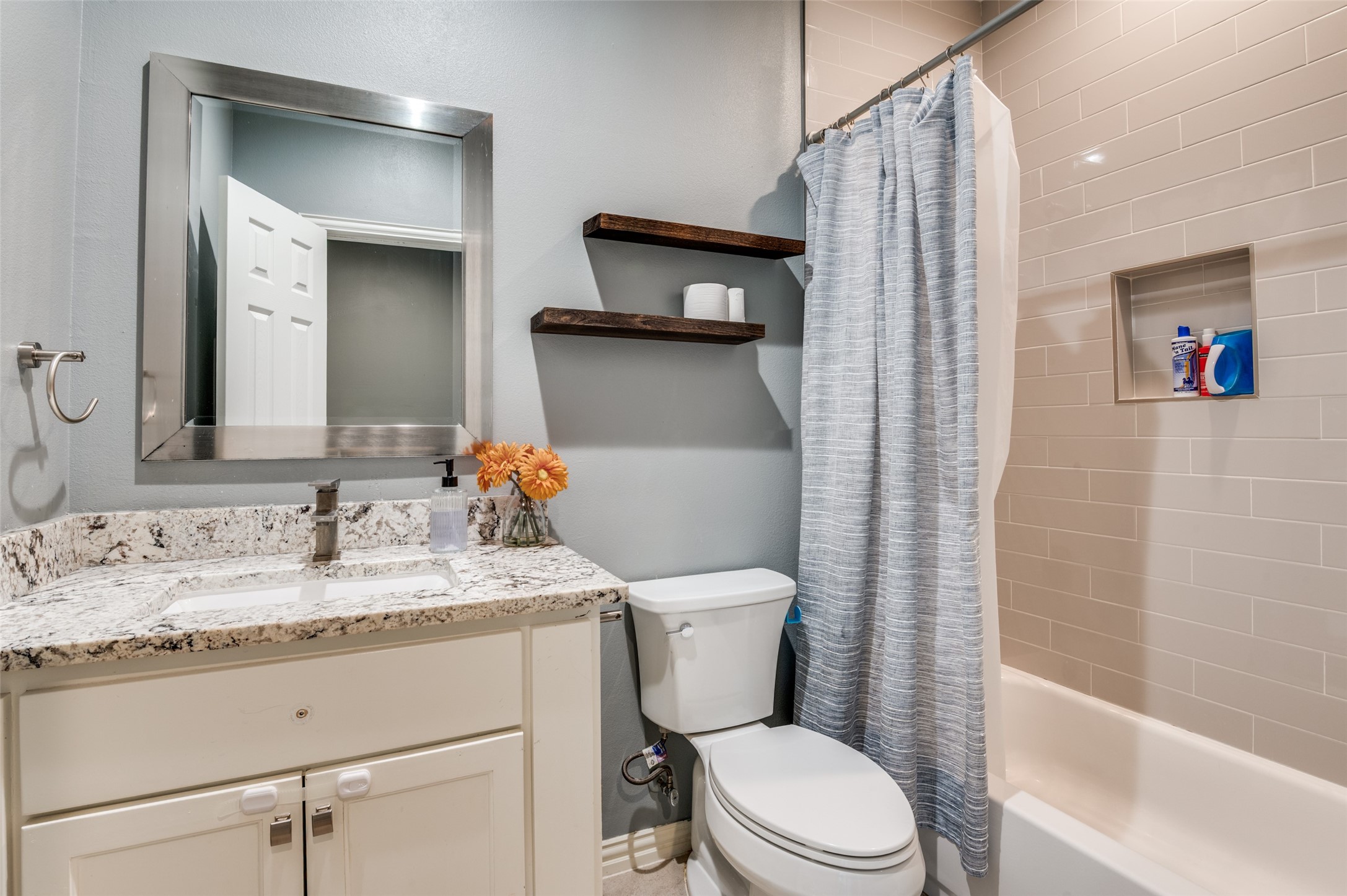 2723 Pike Drive Lancaster TX 75134