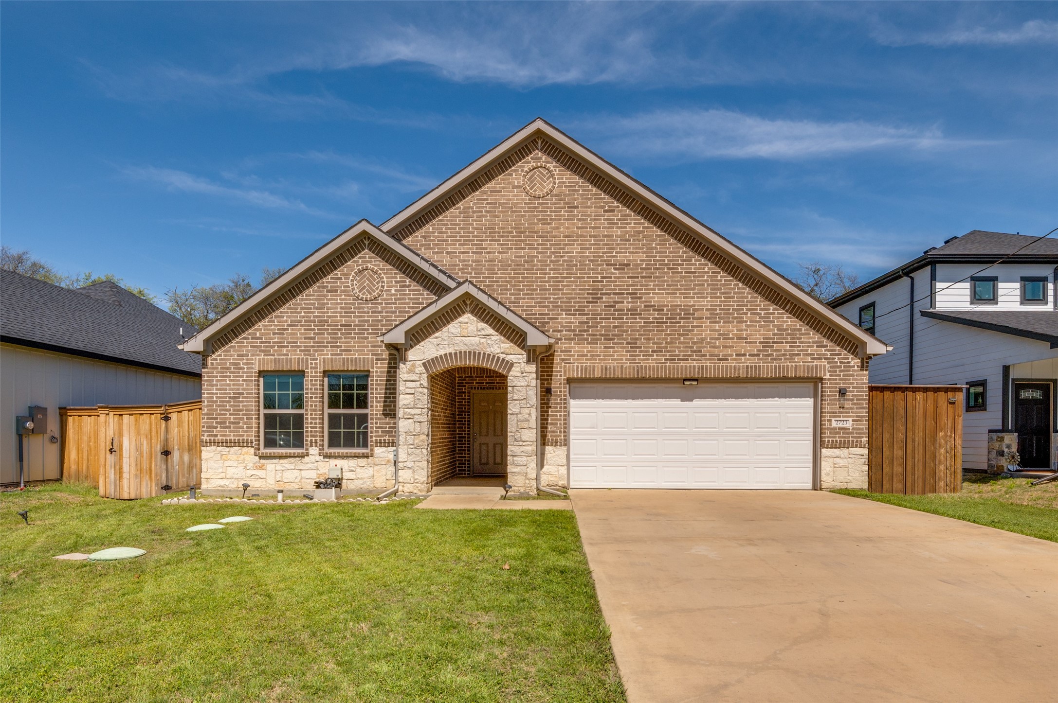 2723 Pike Drive Lancaster TX 75134