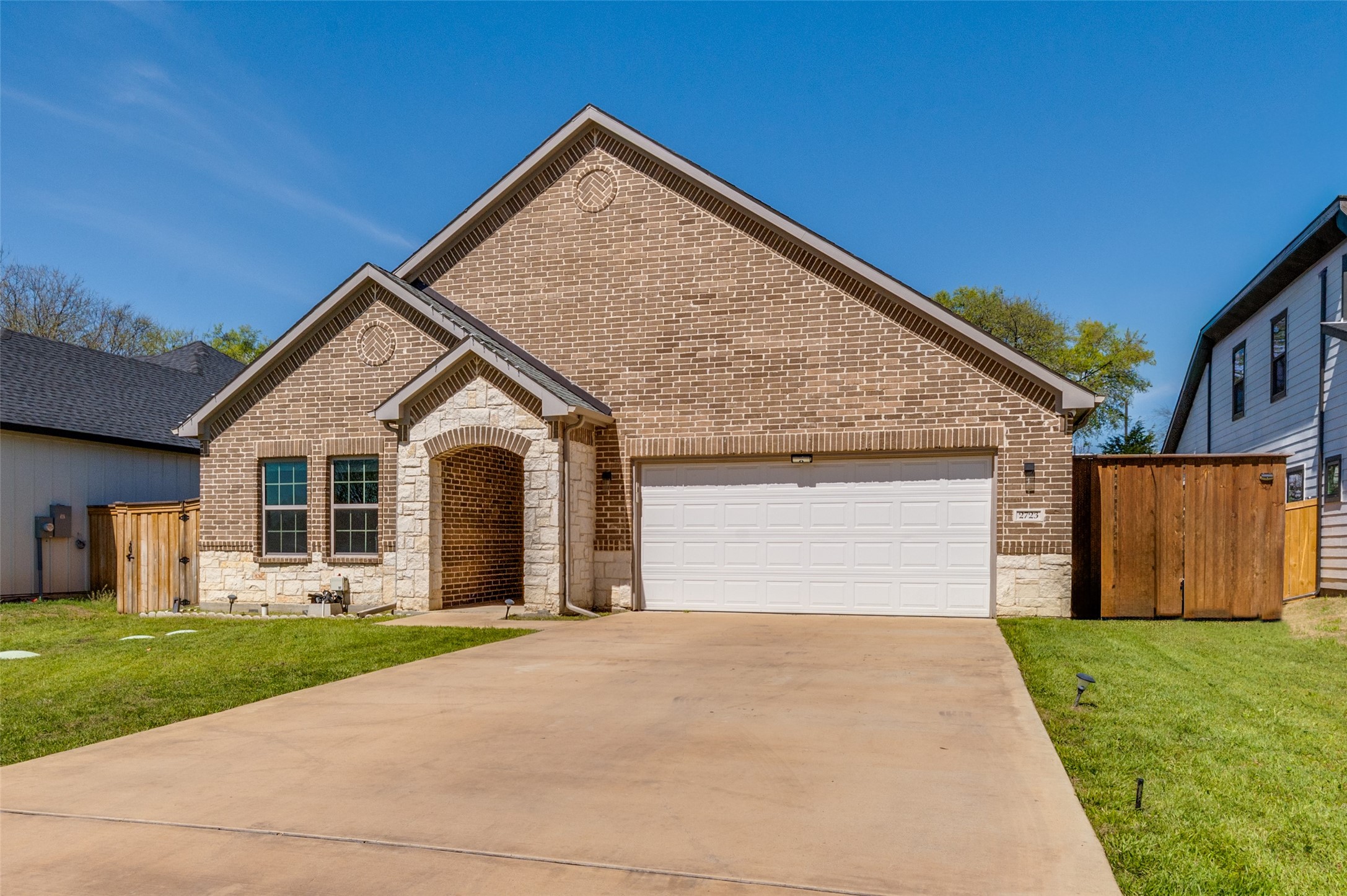 2723 Pike Drive Lancaster TX 75134