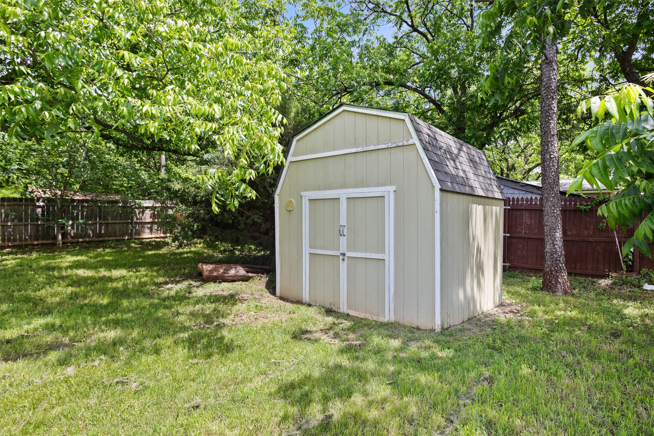 107 S Flower Lane Chico TX 76431