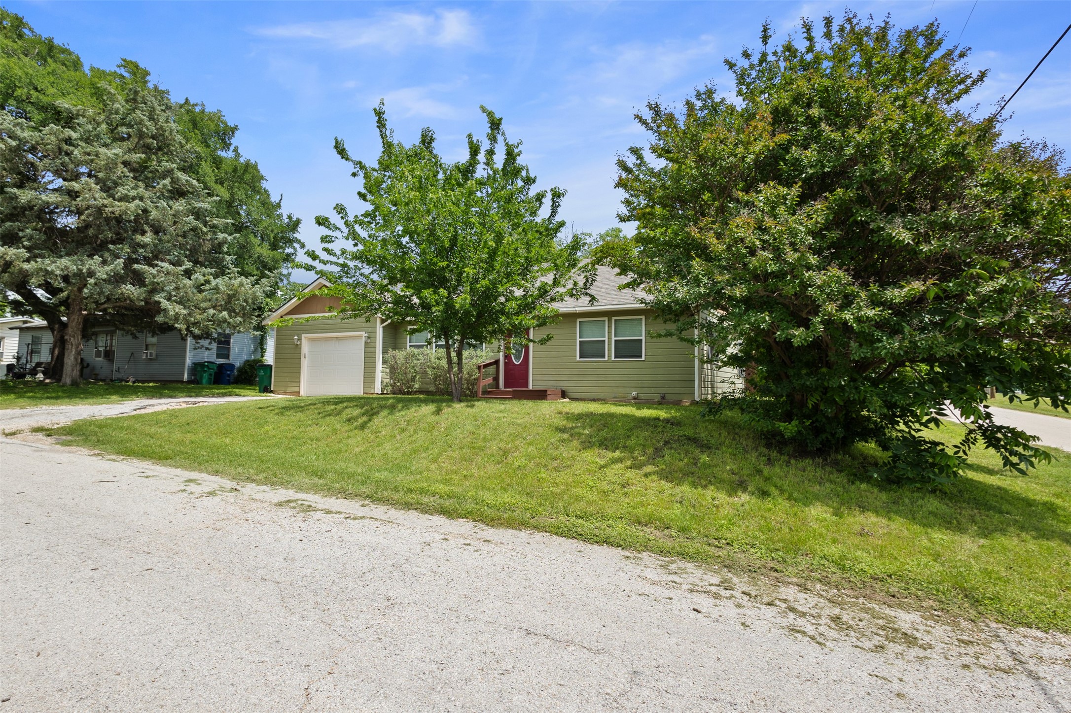 107 S Flower Lane Chico TX 76431