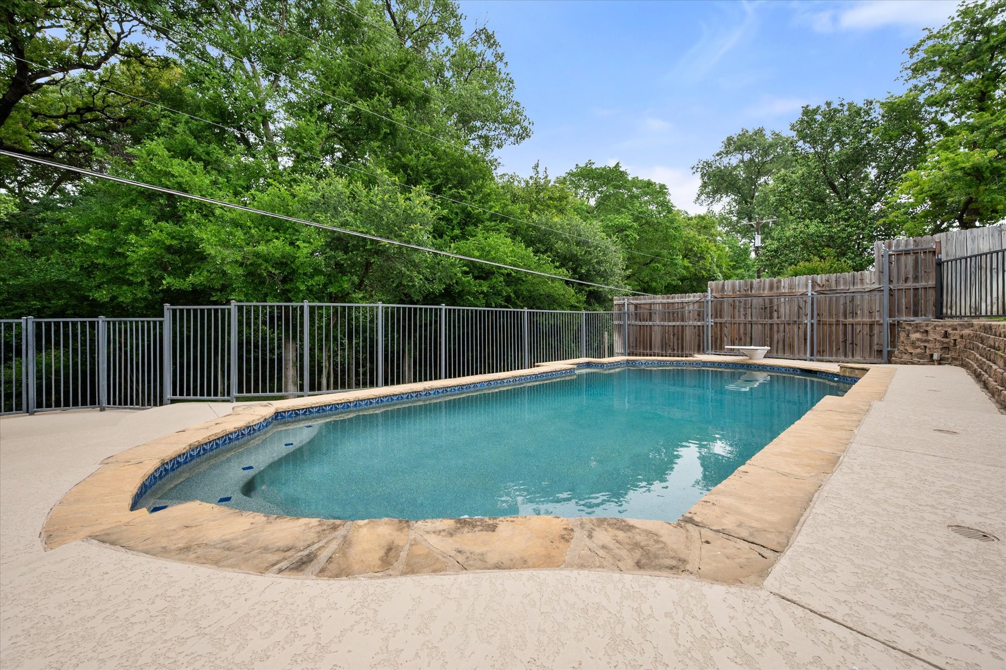 4103 Three Oaks Drive Arlington TX 76016