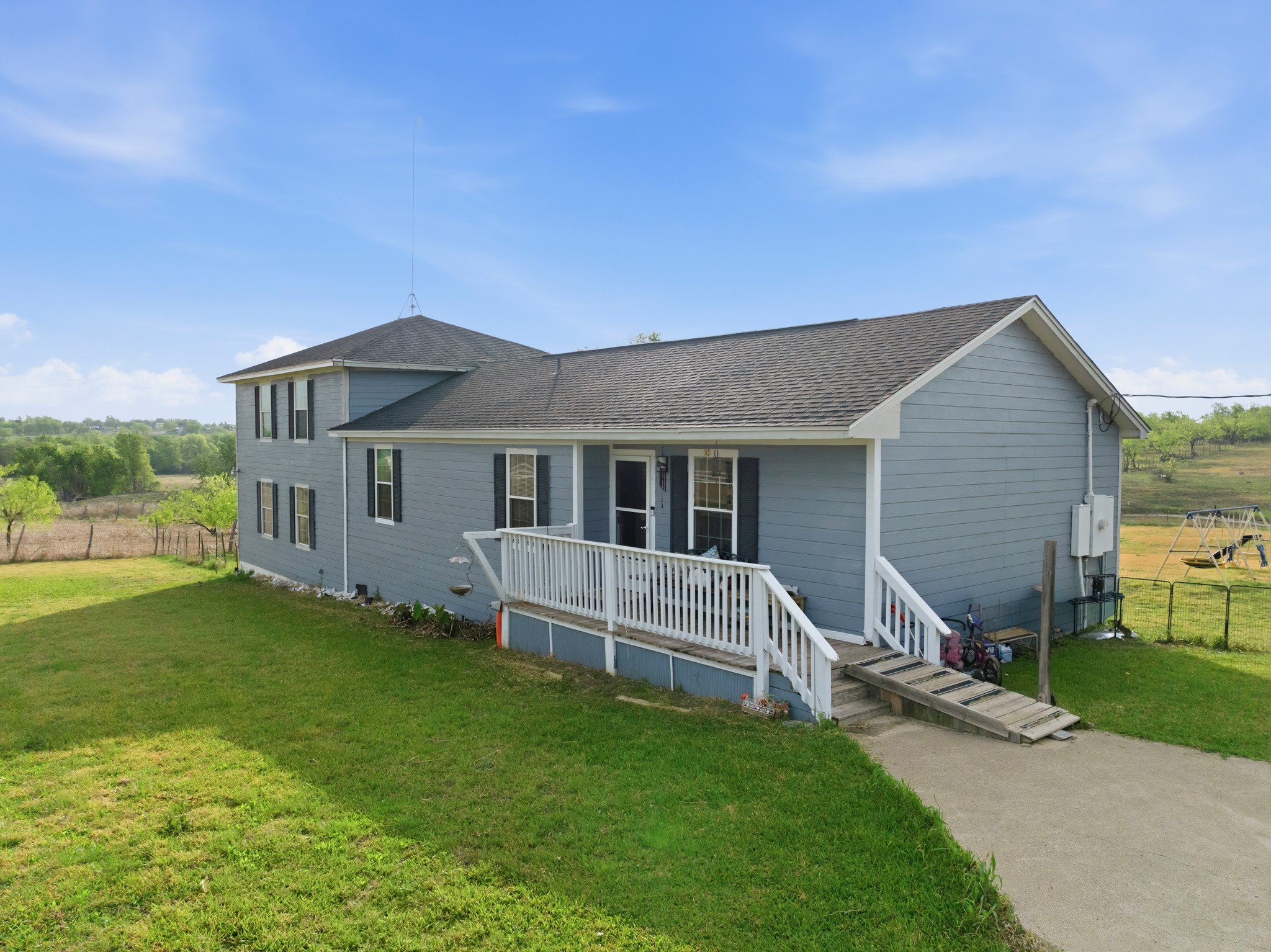 104 County Road 412b Lott TX 76656