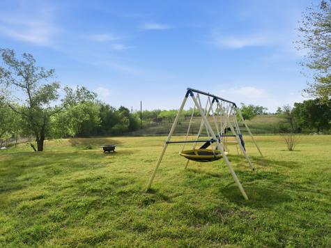 104 County Road 412b Lott TX 76656