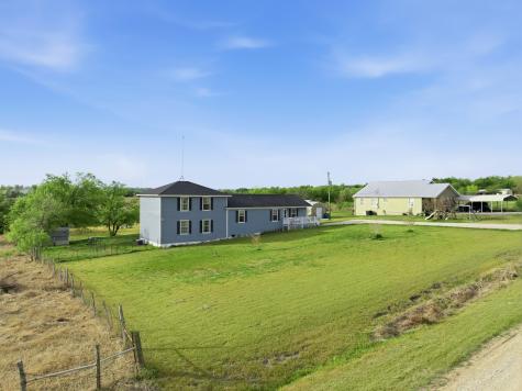 104 County Road 412b Lott TX 76656