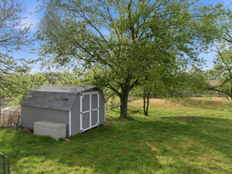 104 County Road 412b Lott TX 76656
