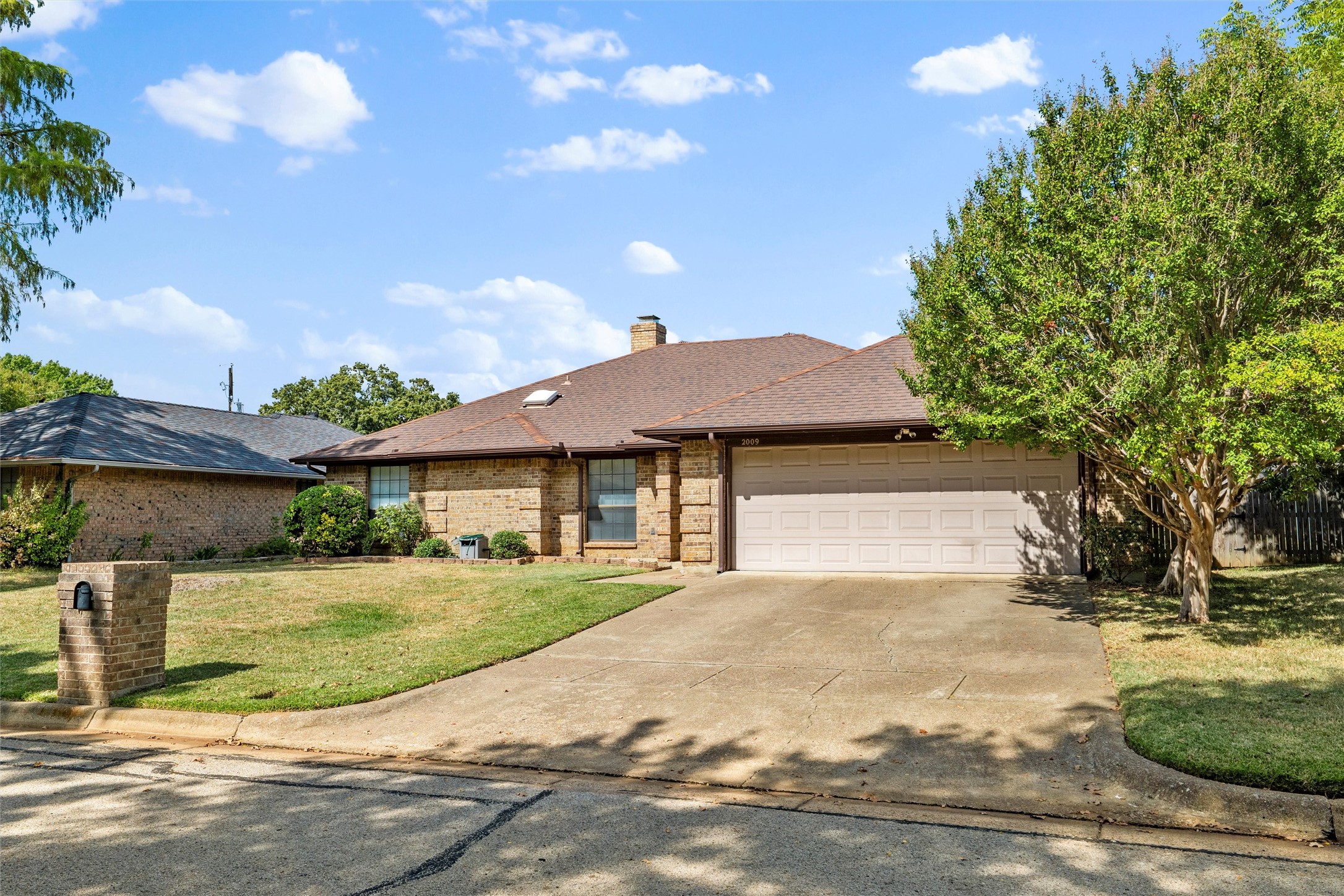 2009 Turf Club Drive Arlington TX 76017