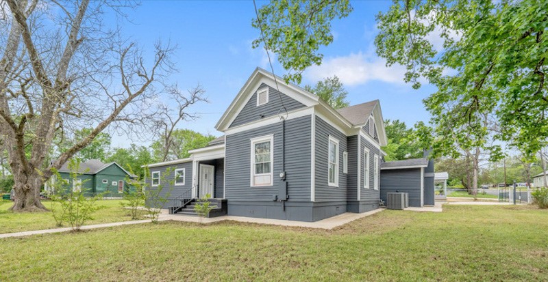 1419 N Sycamore Palestine TX 75801