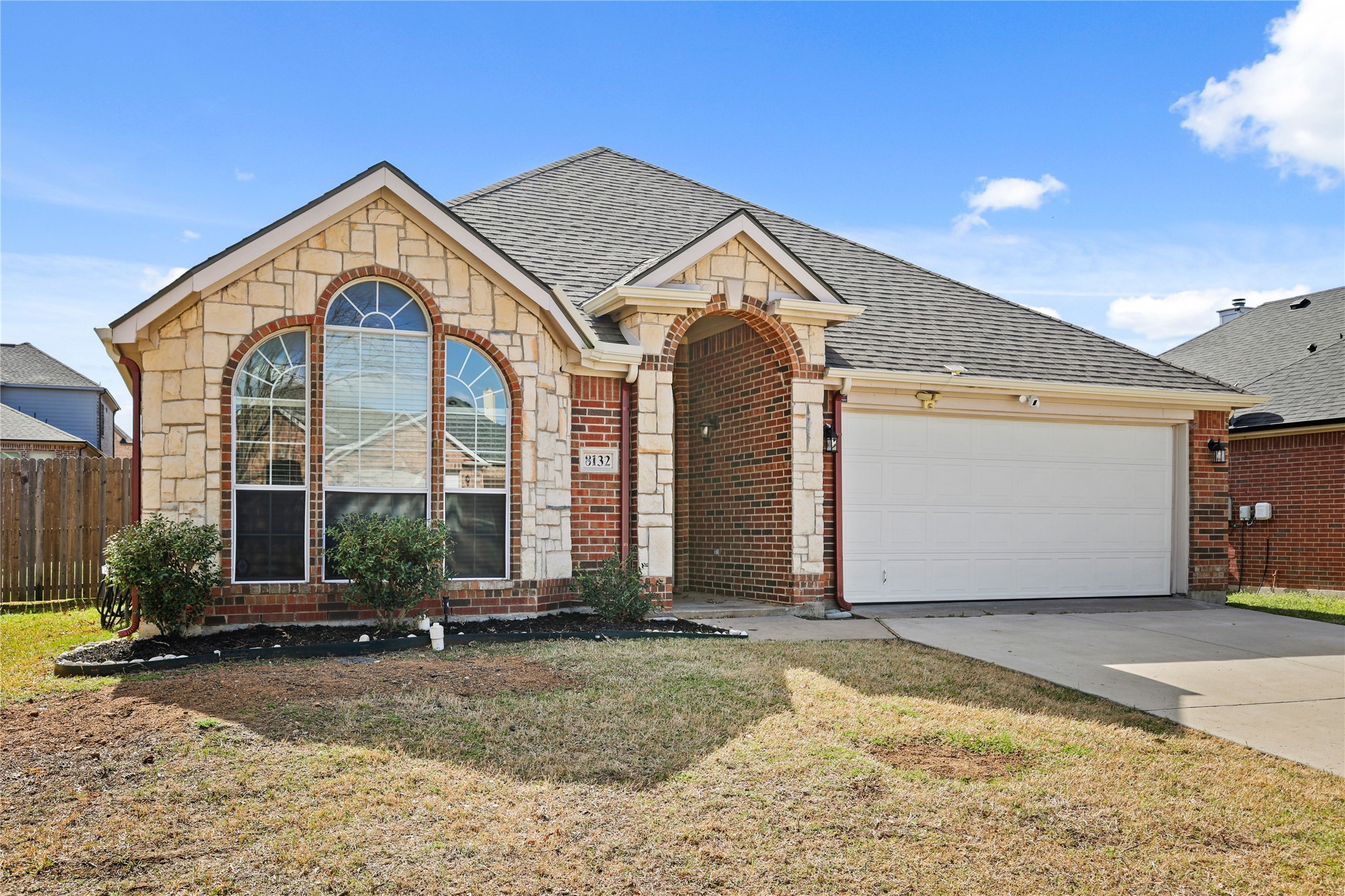 8132 La Frontera Trail Arlington TX 76002