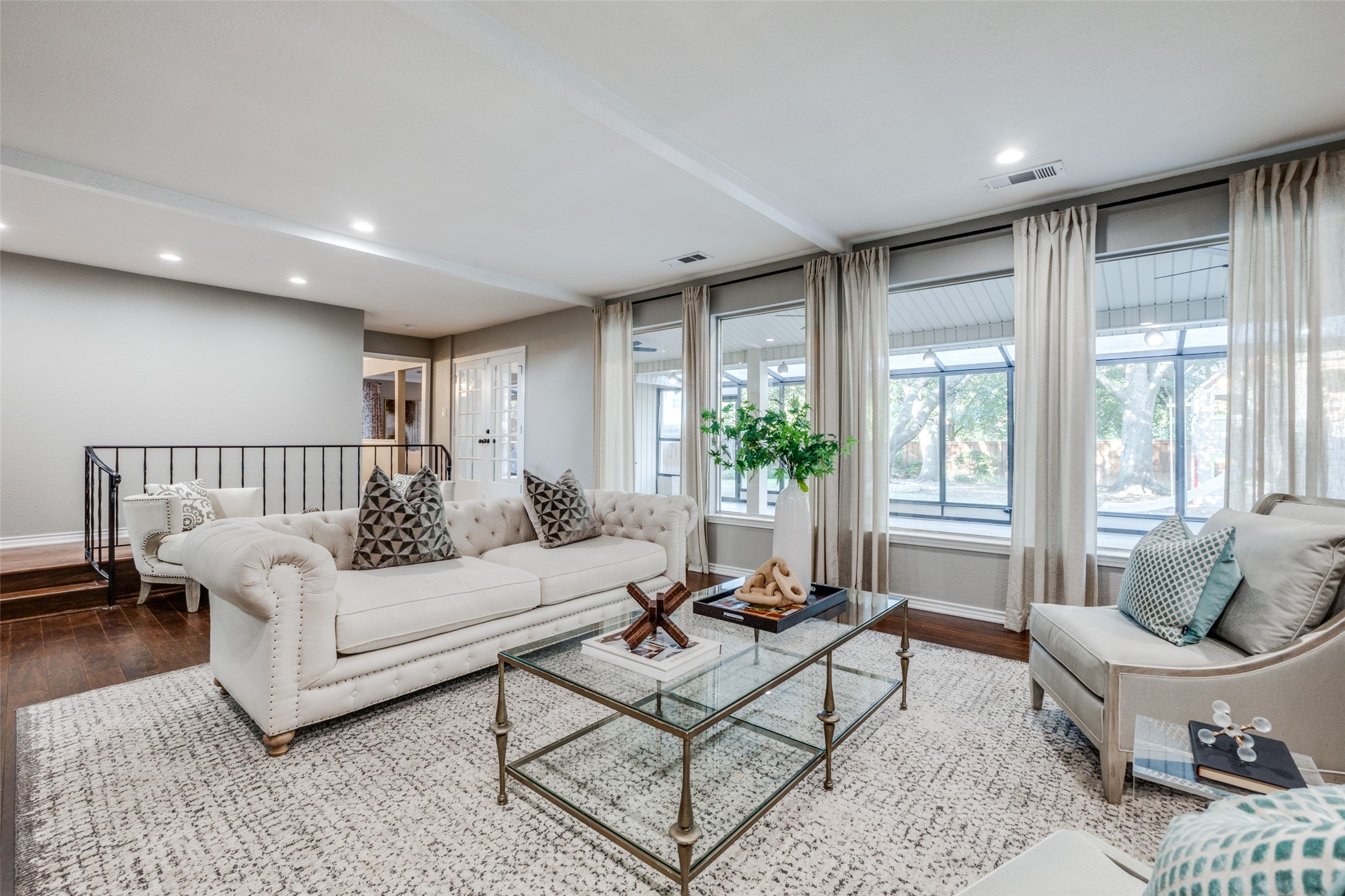 15211 Meandering Way Dallas TX 75248