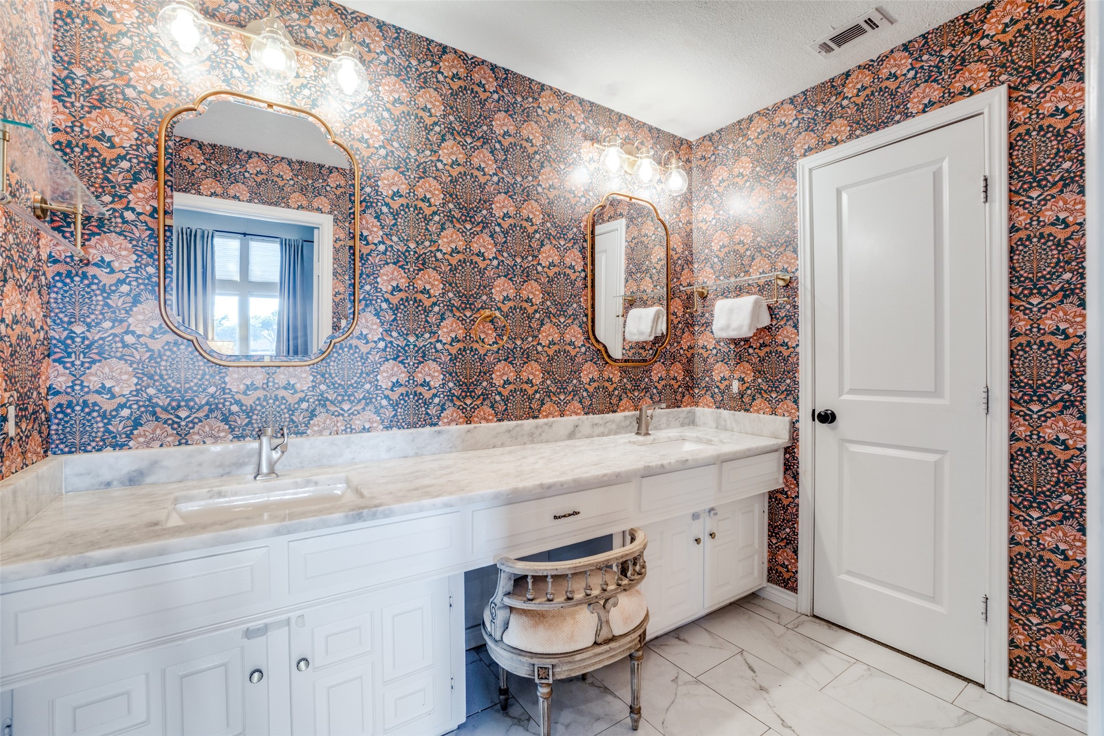 15211 Meandering Way Dallas TX 75248