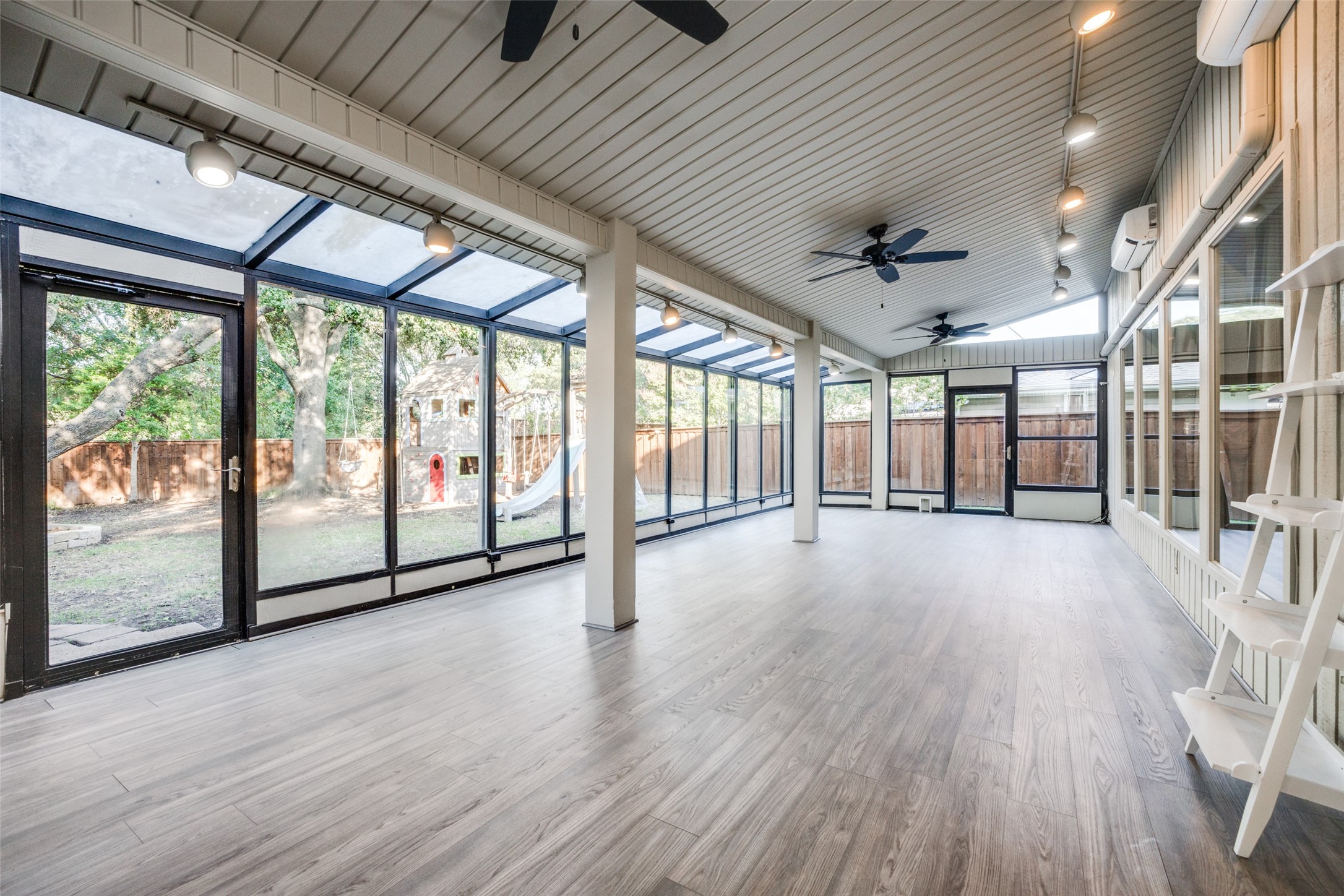 15211 Meandering Way Dallas TX 75248