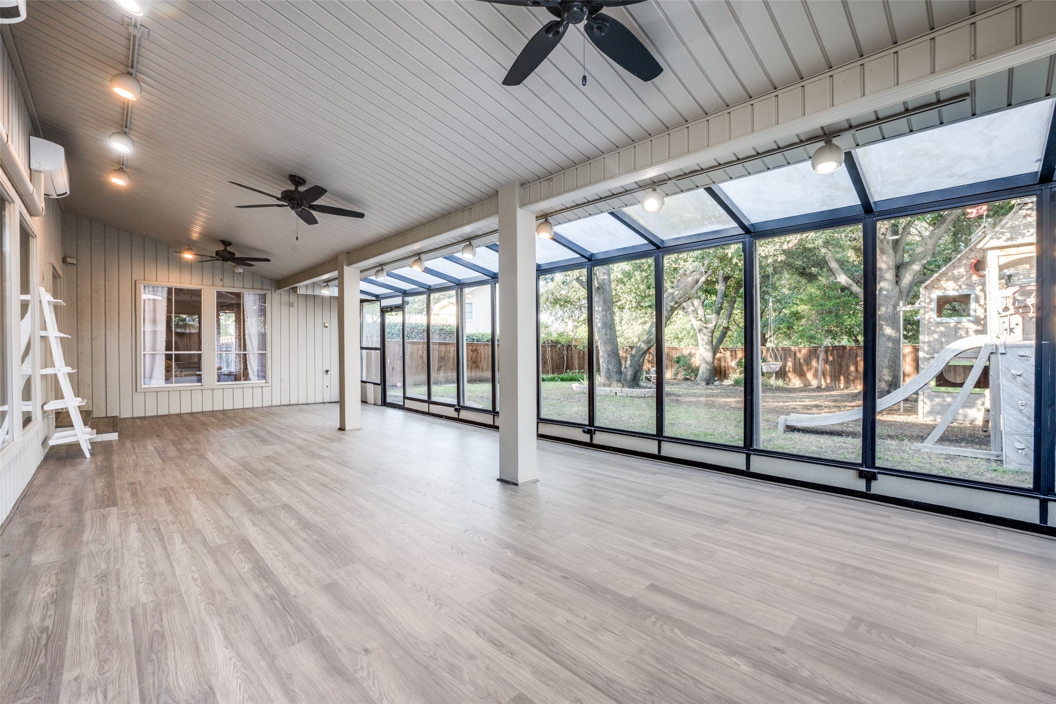15211 Meandering Way Dallas TX 75248
