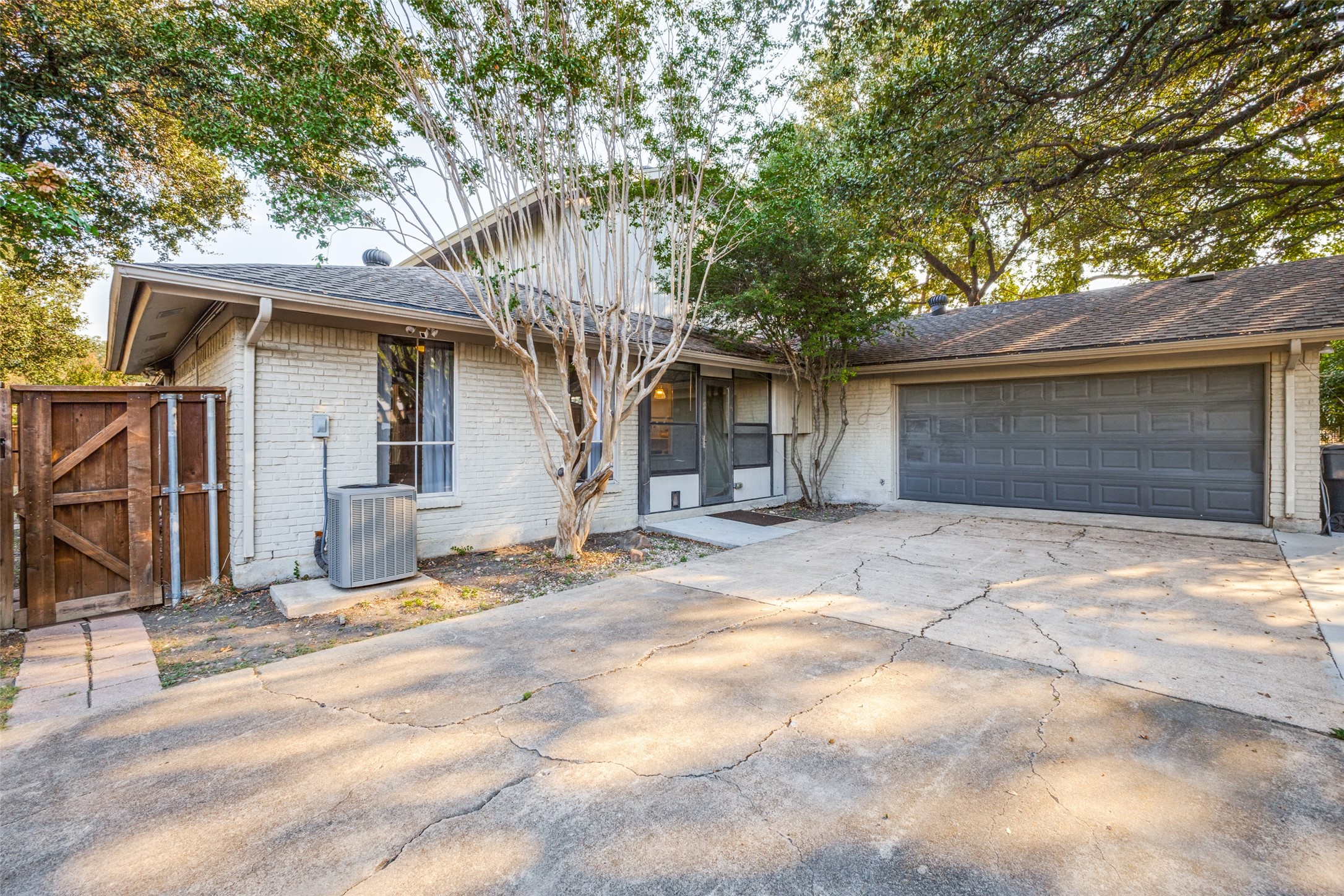 15211 Meandering Way Dallas TX 75248