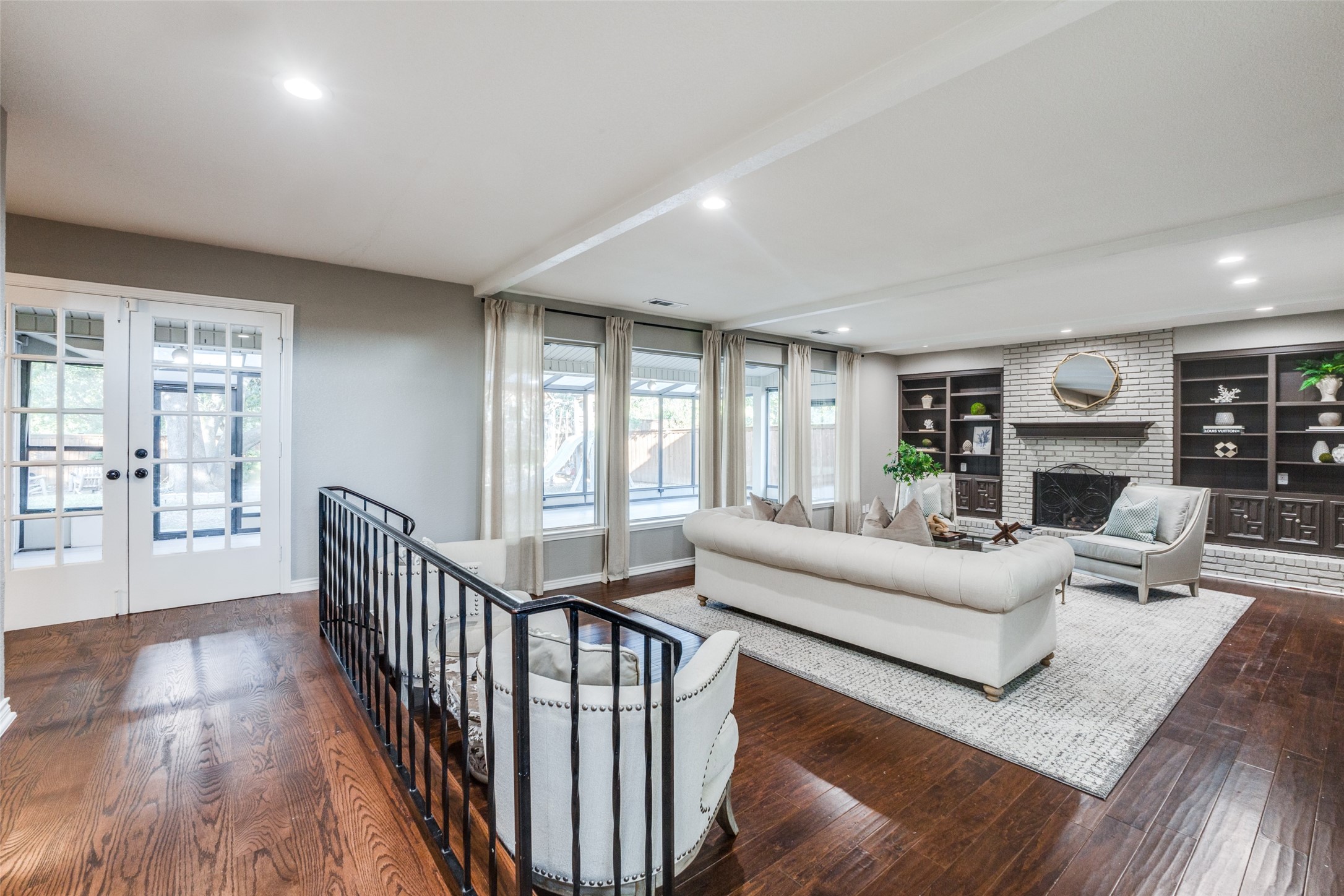 15211 Meandering Way Dallas TX 75248