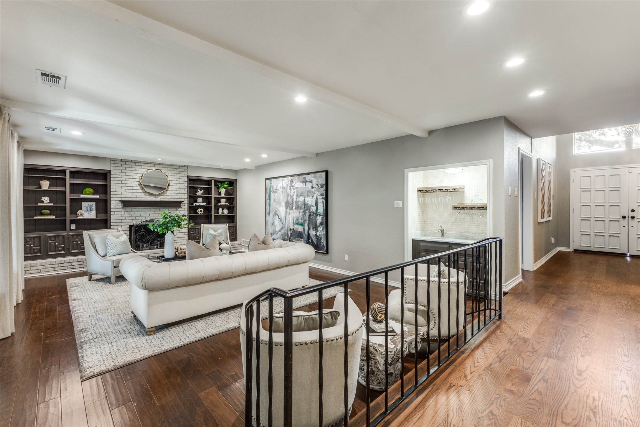 15211 Meandering Way Dallas TX 75248