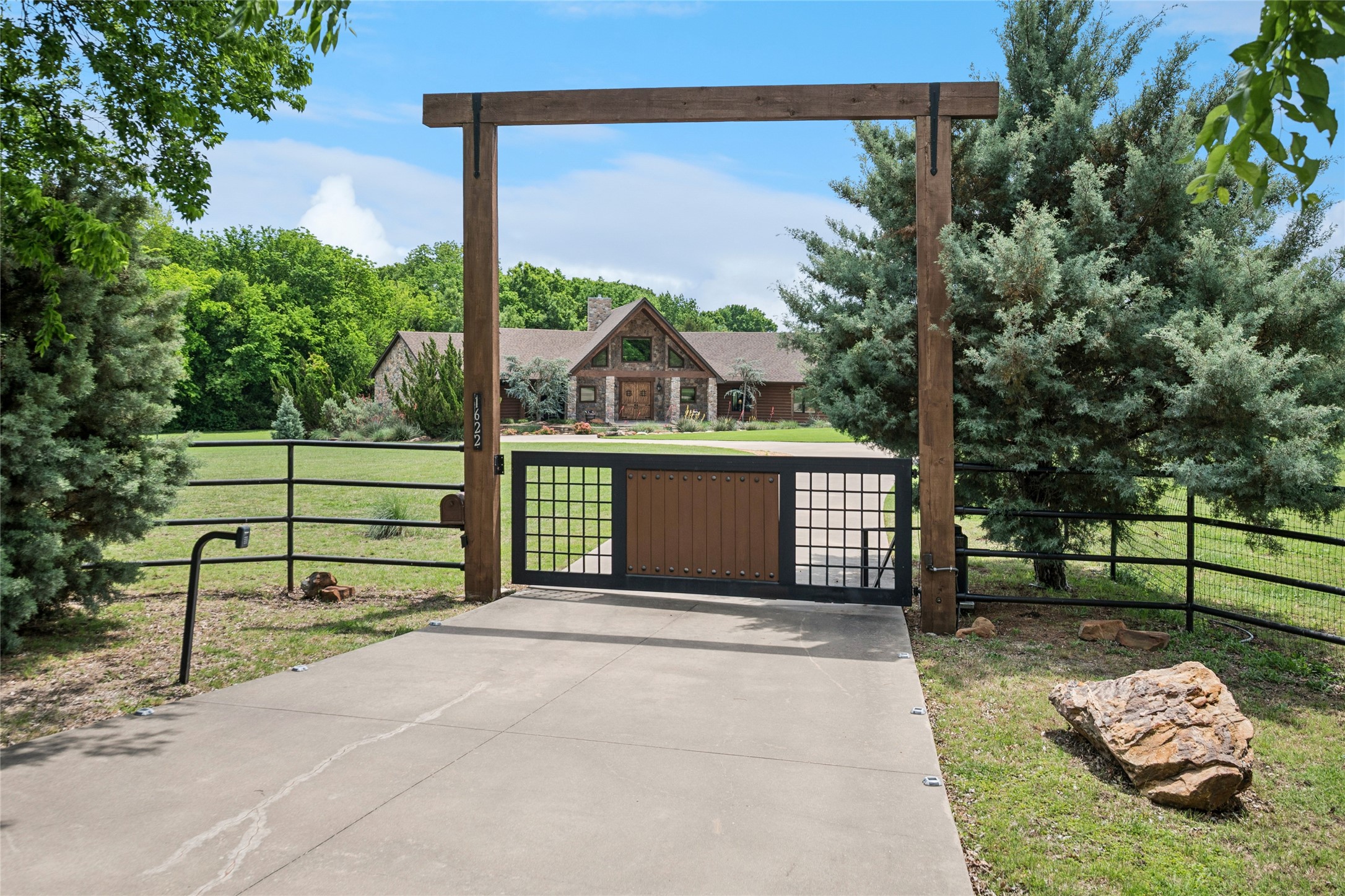 1622 Snider Lane Lucas TX 75002