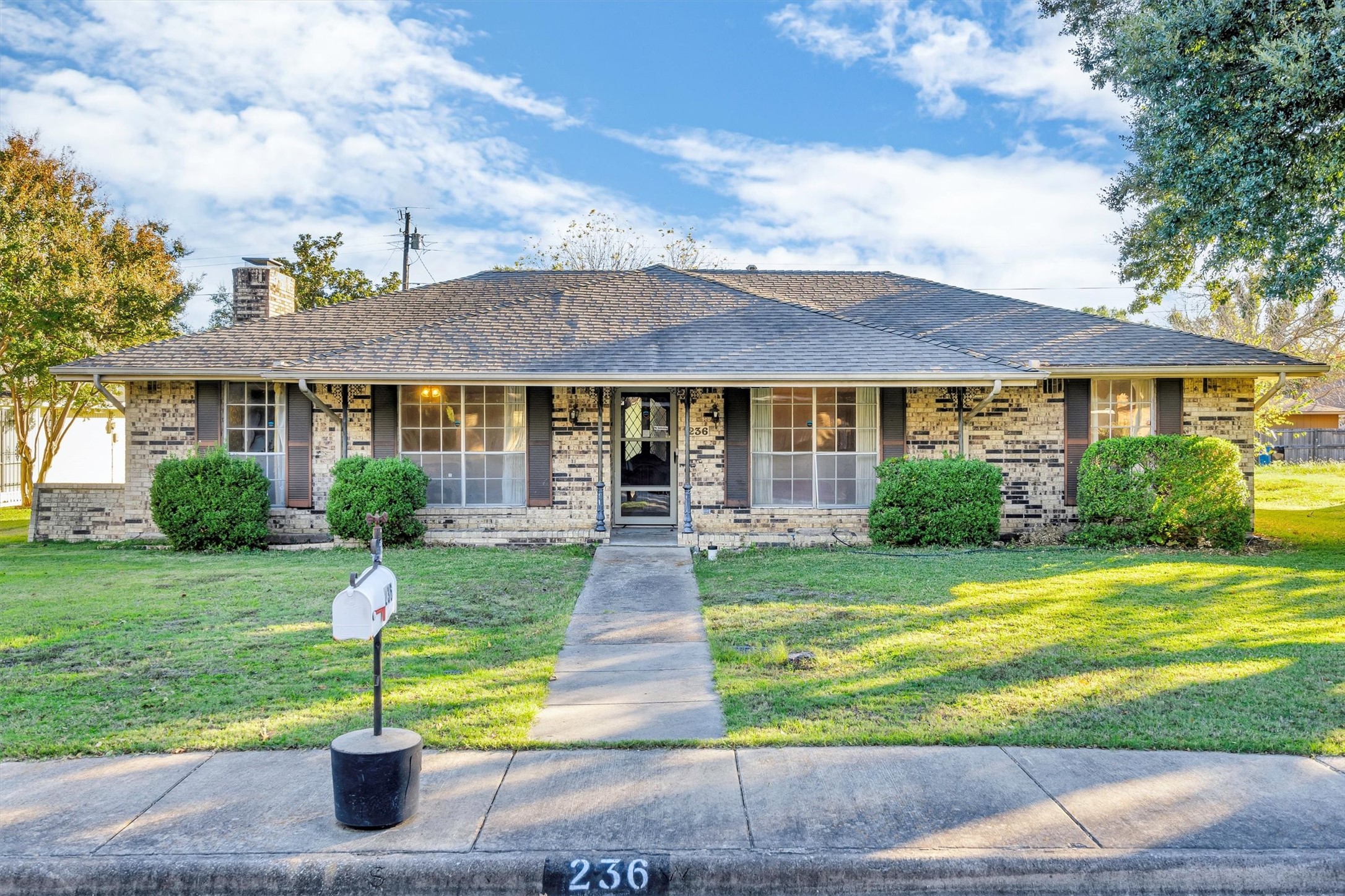 236 Charles Street Desoto TX 75115