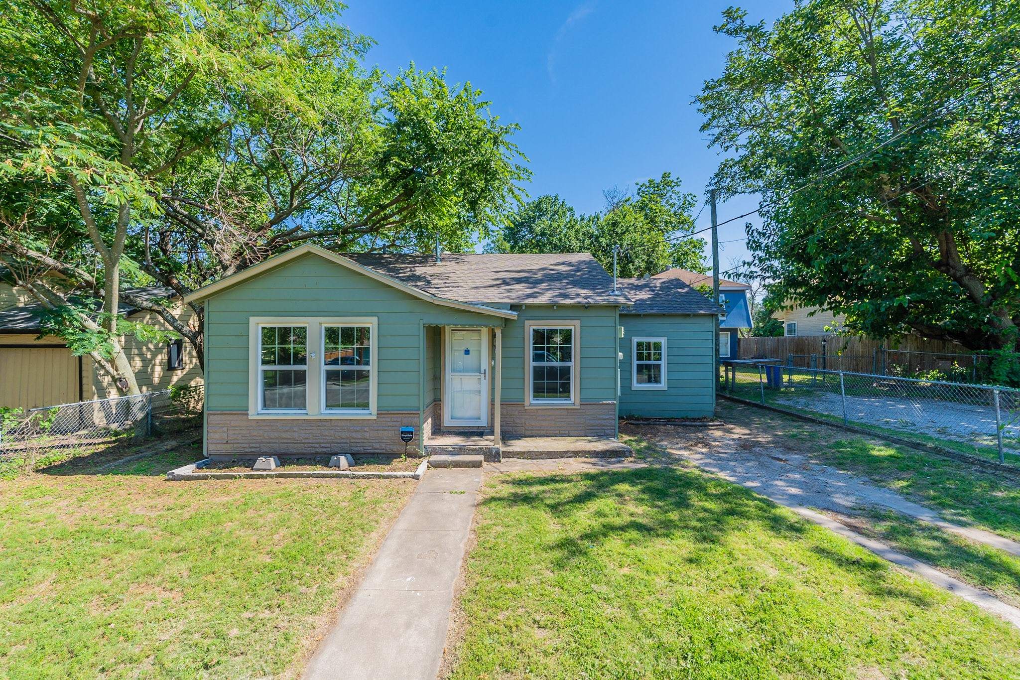 418 E Akard Street Weatherford TX 76086