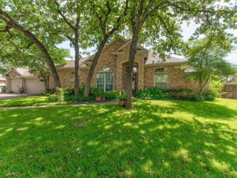 4 July Oak Court Mansfield TX 76063