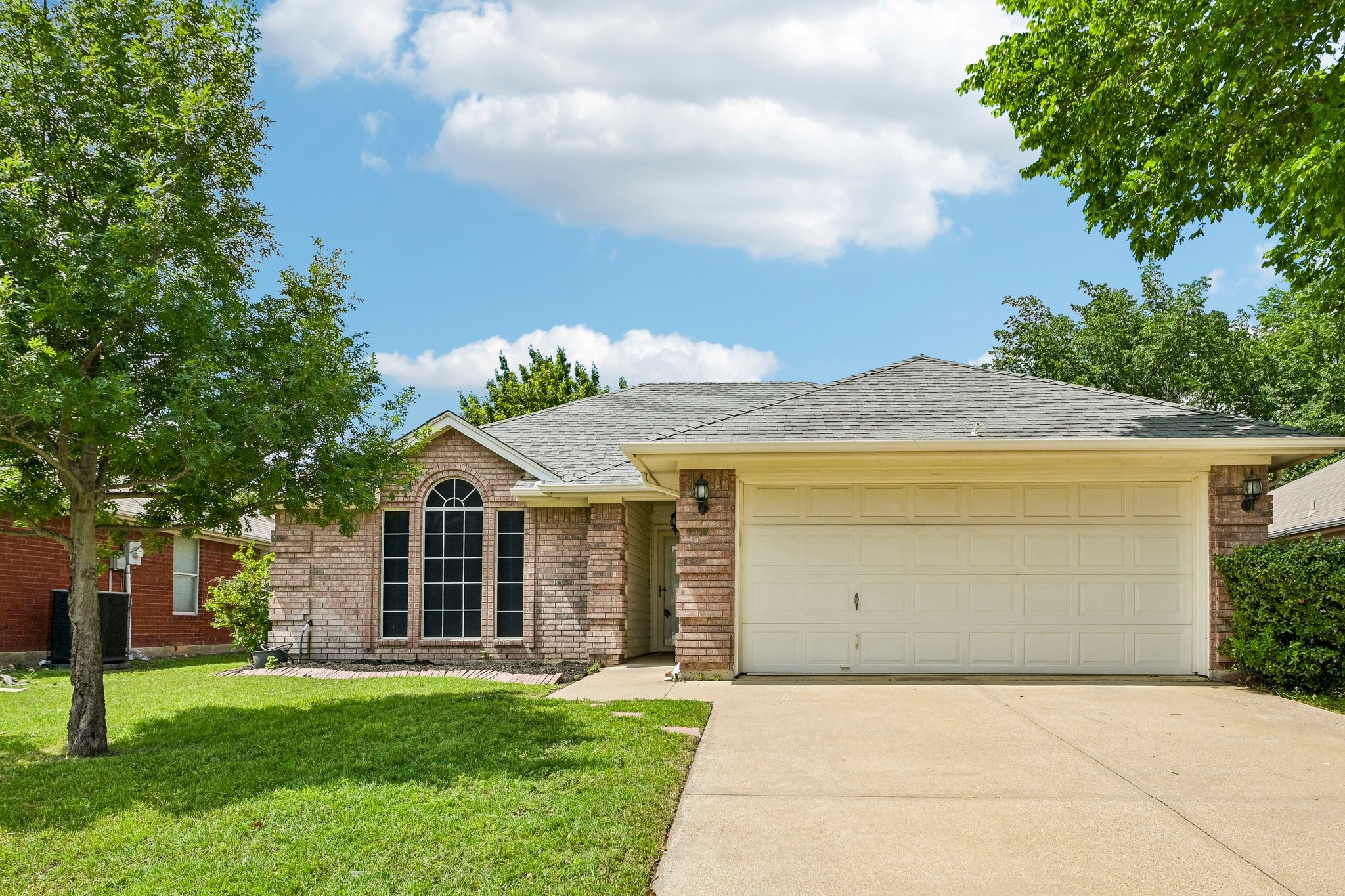 1036 Spring Hill Drive Saginaw TX 76179